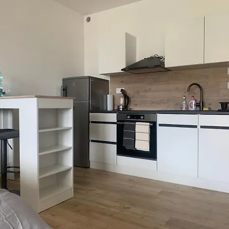 Garsonka V Novostavbe Apartment